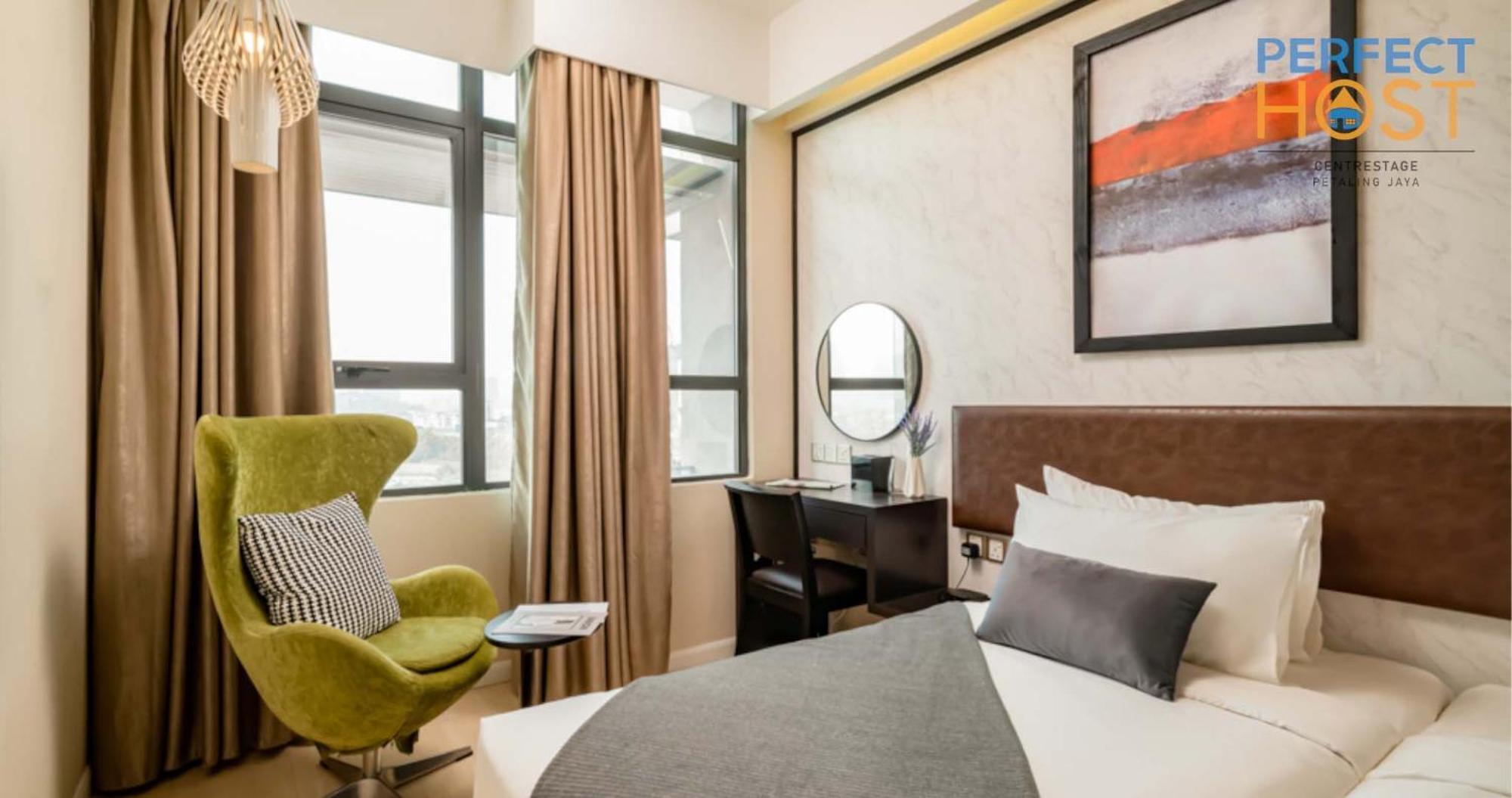 Centrestage Petaling Jaya By Perfect Host Hotel Exterior photo A bedroom at the hotel