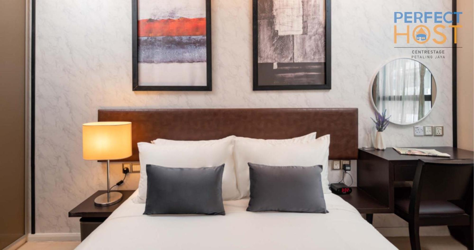 Centrestage Petaling Jaya By Perfect Host Hotel Exterior photo A bedroom at the hotel