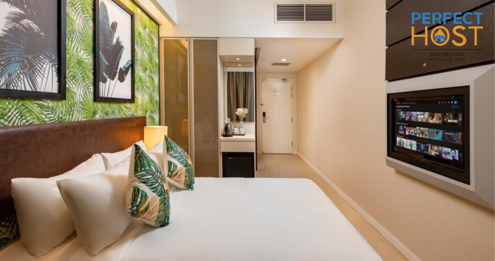 Centrestage Petaling Jaya By Perfect Host Hotel Exterior photo A room at the hotel